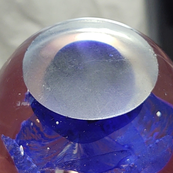 Vintage Set! 1 Blue & 1 White Hand-Blown Glass Floating Flower Paperweights - Picture 11 of 12